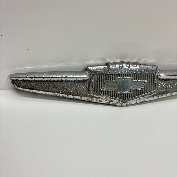 1949 Chevrolet Chevy Original Chrome Hood Emblem Ornament Emblem Logo 3688052 - Picture 2 of 6
